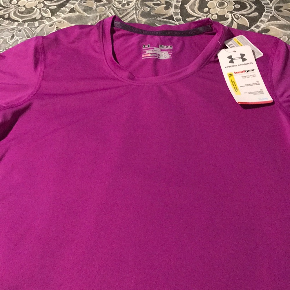NWT under armour tee shirt size medium